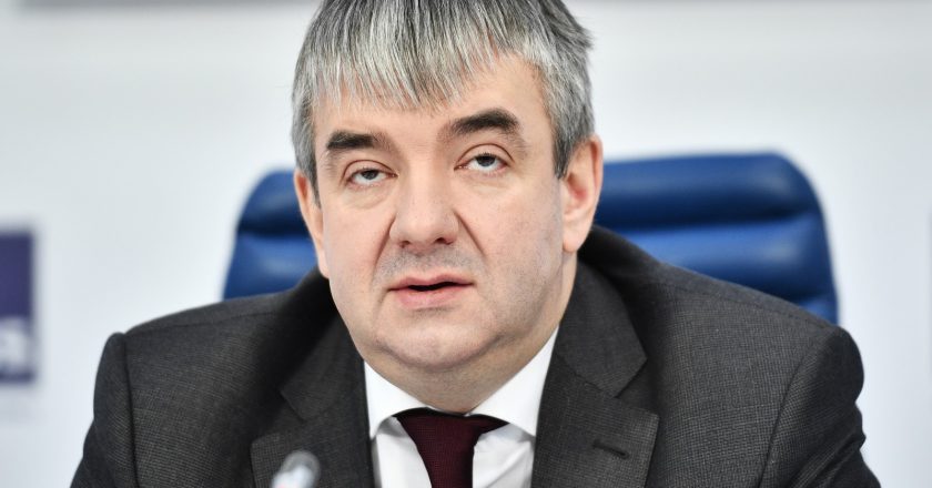 Роструд объяснил, как сделать новогодние каникулы длиннее