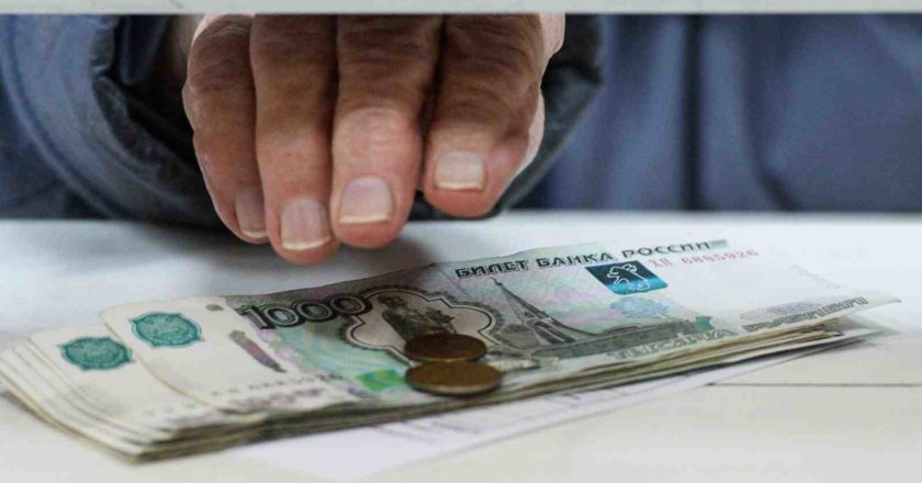 Чиновники отказались повышать пособия безработным