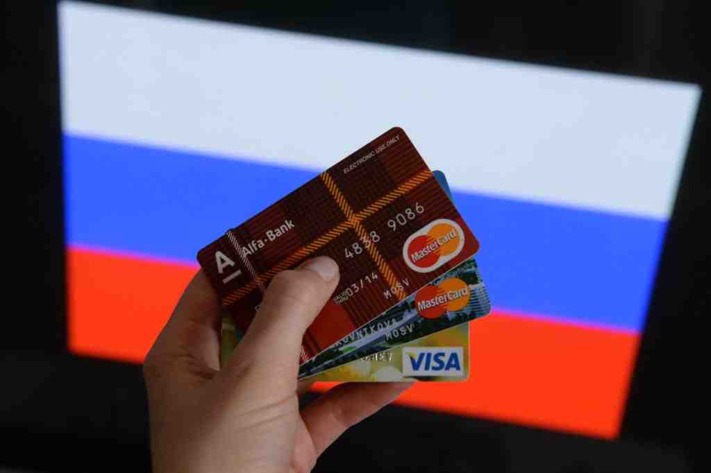 Силовикам могут упростить доступ к банковским данным россиян