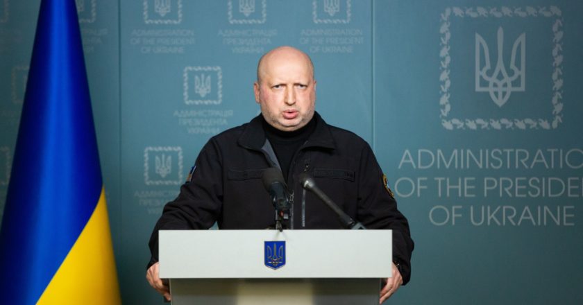 Турчинов сказал, что угрожает Крымскому мосту