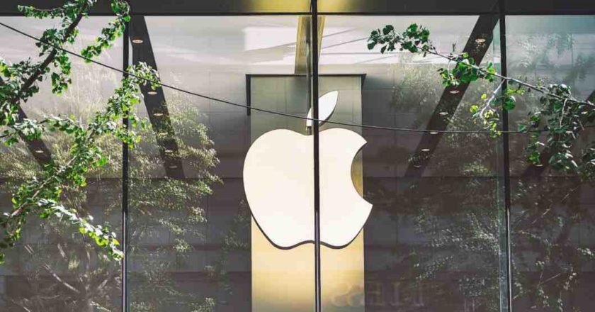 Впервые с 1997 года акции Apple стоит продавать?