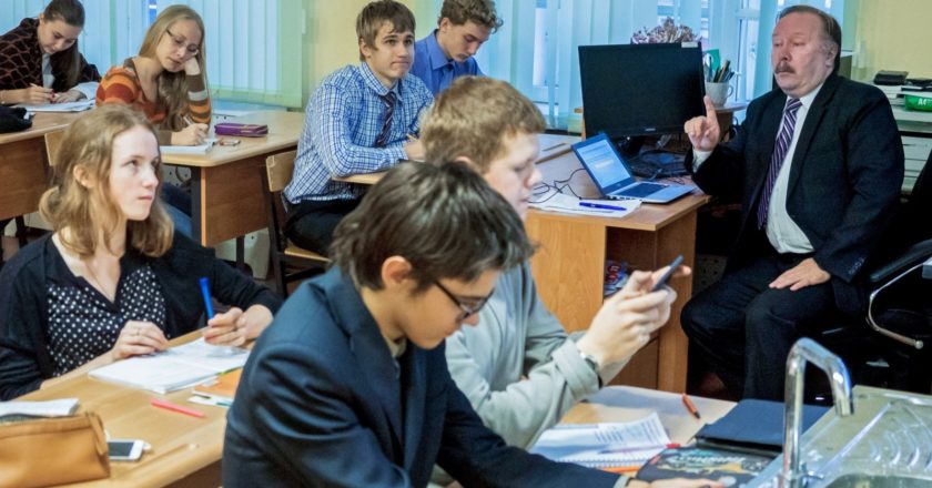 Школьников заставят учить финансы