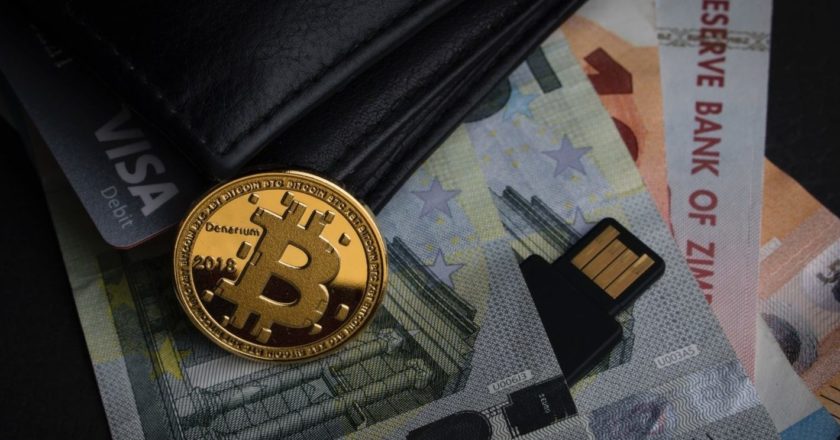 Биткоин рухнул из-за Госдепа