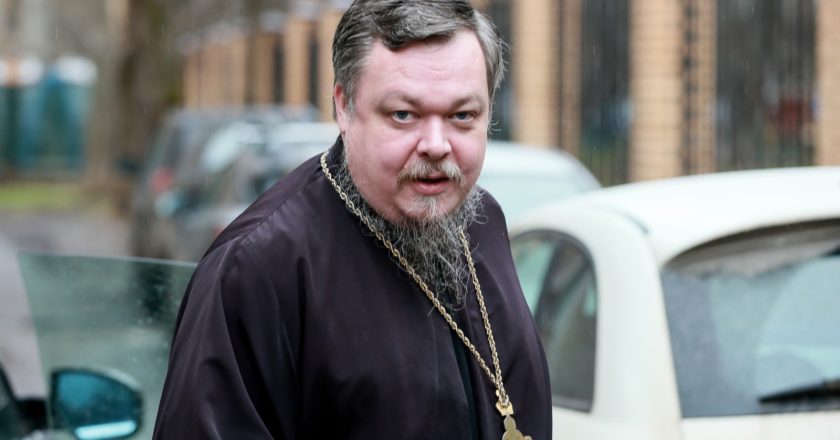 Батюшка рассказал о последствиях низких зарплат