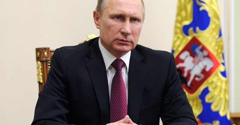 Путин потребовал разобраться с наркотиками в интернете