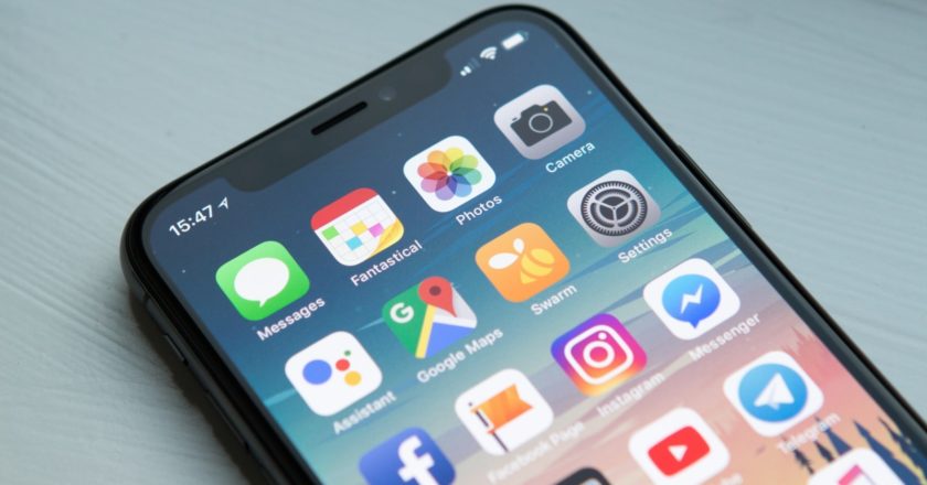 В Госдуме запрещают мессенджеры и e-mail