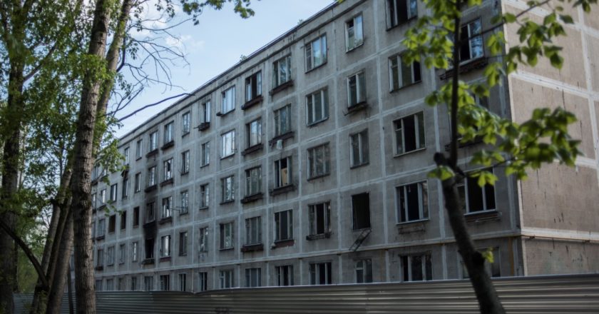 Россиян из аварийных домов переселят в кредит