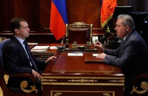 Экс-губернатору Омской области выписали пенсию в 200 тыс. рублей