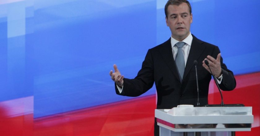 Западные эксперты рассказали, кто выиграл от отставки Медведева