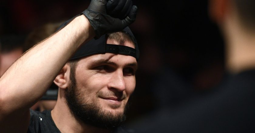 Российский боец смешанных боевых искусств, чемпион UFC в легком весе Хабиб Нурмагомедов. Владимир Астапкович / РИА Новости