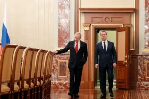 Медведев начал «президентскую кампанию»