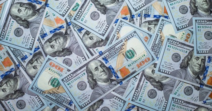Группа миллиардеров захватило богатства больше, чем 4 млрд людей