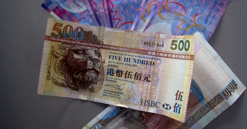 Эксперты оценили раздачу денег всем гражданам