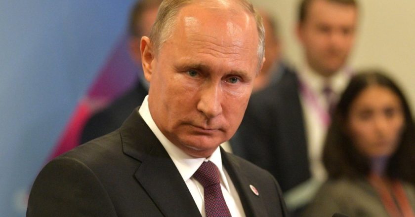 Путин дал поручение добиться более сильного роста экономики