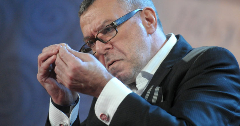 Андрей Ургант сказал, что на его пенсию можно прожить один день