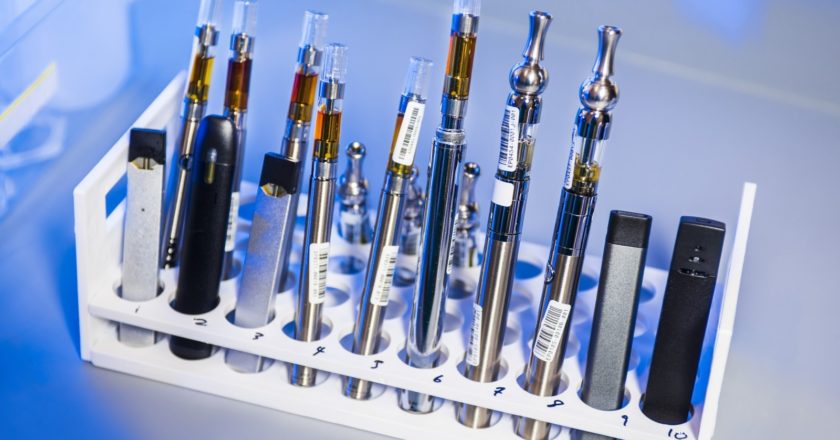 В России могут запретить продажу вейпов