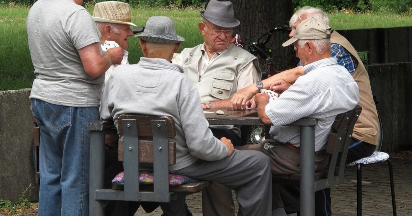 Мужчины пожаловались на то, что они выходят на пенсию позже женщин
