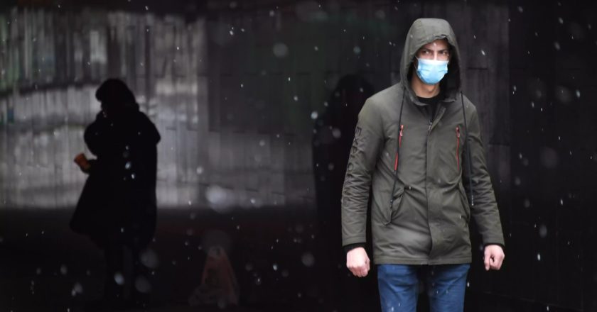 Прохожие в подземном переходе в районе площади Тверская застава. Максим Блинов / РИА Новости