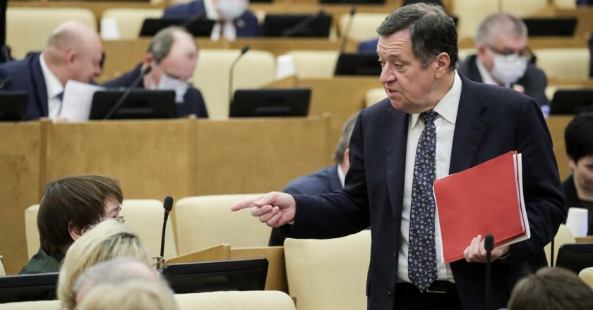 Председатель комитета Государственной Думы РФ по бюджету и налогам Андрей Макаров на пленарном заседании Государственной Думы РФ. Пресс-служба Госдумы РФ