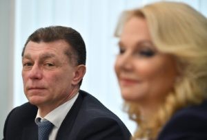 Заместитель председателя правительства РФ Татьяна Голикова и глава Пенсионного фонда России Максим Топилин. Рамиль Ситдиков / РИА Новости