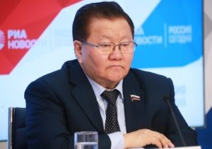 Первый заместитель председателя Комитета Госдумы РФ по охране здоровья, председатель Экспертного Совета по совершенствованию законодательного регулирования в сфере комплементарной медицины Федот Тумусов. Александр Натрускин / РИА Новости