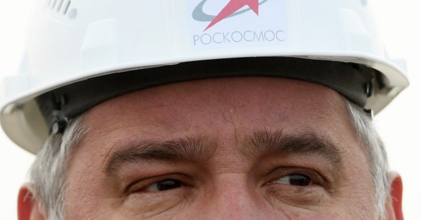 Генеральный директор госкорпорации "Роскосмос" Дмитрий Рогозин. Максим Богодвид / РИА Новости
