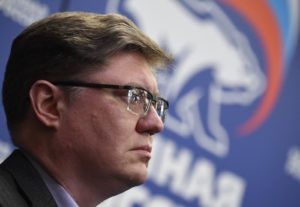 Первый заместитель руководителя фракции "Единой России" в Госдуме Андрей Исаев в ситуационном центре "Единой России". Григорий Сысоев / РИА Новости