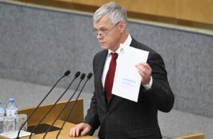 Депутат, первый заместитель комитета Государственной Думы РФ по экономической политике, промышленности, инновационному развитию и предпринимательству Валерий Гартунг. Григорий Сысоев / РИА Новости
