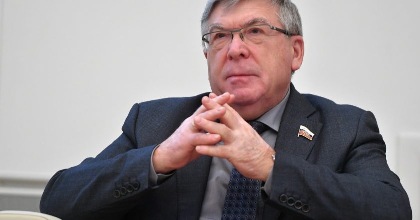 Председатель комитета Совета Федерации РФ по социальной политике Валерий Рязанский. Максим Блинов / РИА Новости