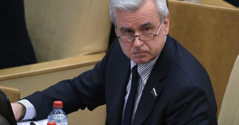 Первый заместитель председателя Комитета Государственной Думы Российской Федерации по государственному строительству и законодательству Вячеслав Лысаков. Владимир Федоренко / РИА Новости