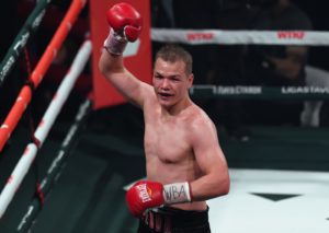 Фёдор Чудинов (Россия) радуется победе в поединке за титул чемпиона WBA Gold в среднем весе против Умара Садика (Великобритания) в Химках. Григорий Сысоев / РИА Новости