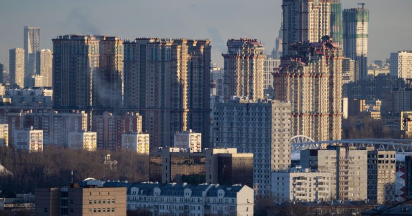 Вид на ЖК "Алые паруса" в районе Щукино в Москве. Максим Блинов / РИА Новости