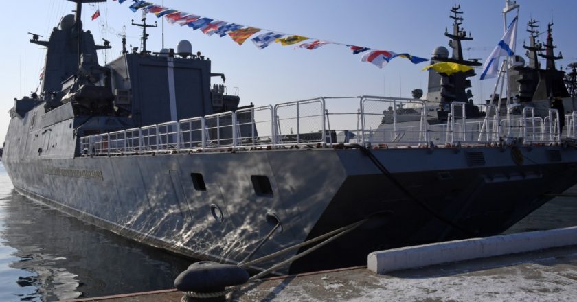 Новейший корвет "Герой России Алдар Цыденжапов" на причале Тихоокеанского флота на Корабельной набережной во Владивостоке. Корвет "Герой Российской Федерации Алдар Цыденжапов" вошел в состав Тихоокеанского флота. Виталий Аньков / РИА Новости