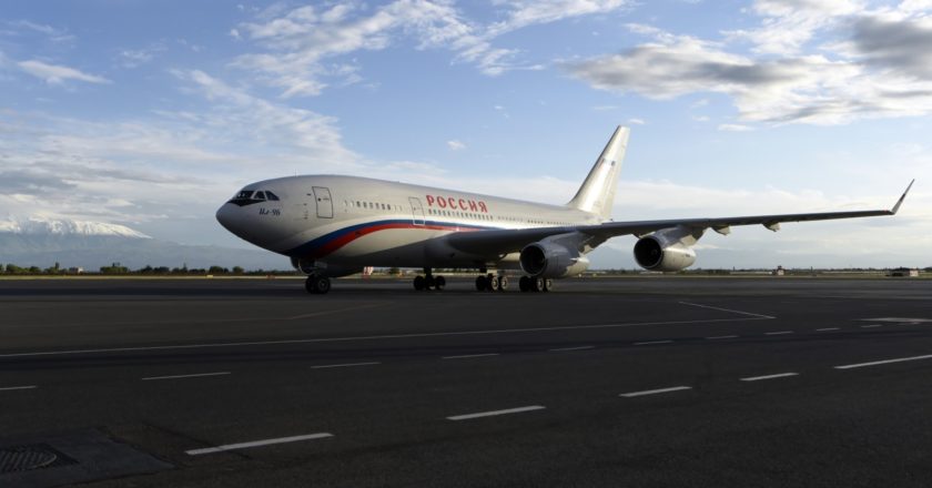 Самолет Ил-96 специального летного отряда "Россия". Асатур Есаянц / Sputnik