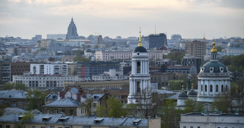Вид на Таганский район и Храм Святителя Мартина Исповедника в Москве. Максим Блинов / РИА Новости