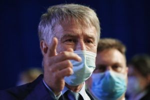 Председатель правления ПАО "Новатэк" Леонид Михельсон перед началом пленарного заседания Восточного экономического форума во Владивостоке. Григорий Сысоев / РИА Новости