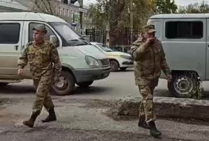 У Пермского государственного национального исследовательского университета, где вооруженный молодой человек открыл стрельбу. Ольга Домская / РИА Новости