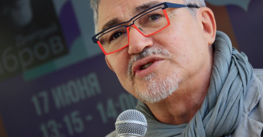 Журналист, телеведущий, режиссер, актер и писатель Дмитрий Дибров. Антон Денисов / РИА Новости