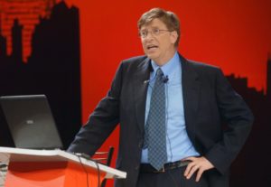 Экс-председатель правления корпорации "Microsoft" Билл Гейтс во время встречи с пользователями компании "Microsoft" в Московском международном Доме музыки. Владимир Вяткин / РИА Новости