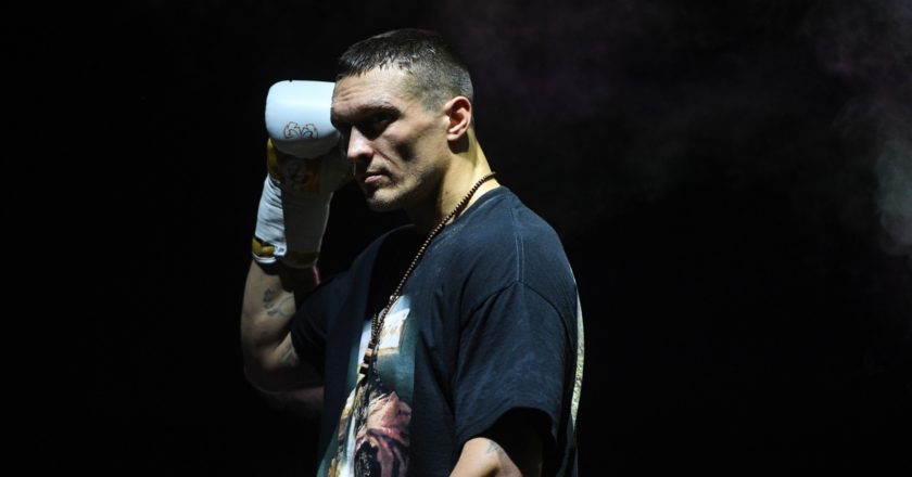 Александр Усик (Украина) перед боем Всемирной боксерской суперсерии (WBSS) в первом тяжелом весе за звание абсолютного чемпиона мира против Мурата Гассиева (Россия). Владимир Астапкович / РИА Новости