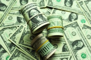 Банкноты номиналом 1 доллар США. Алексей Сухоруков / РИА Новости
