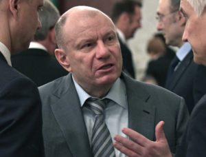 Президент ООО "Холдинговая компания Интеррос" Владимир Потанин перед встречей президента РФ Владимира Путина с представителями российских деловых кругов и объединений. Алексей Никольский / РИА Новости