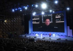 Предприниматель, инженер, основатель Space X Илон Маск во время выступления в рамках трехдневного просветительского марафона общества "Новое Знание" в Москве. Кирилл Каллиников / РИА Новости