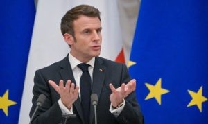 Президент Франции Эммануэль Макрон на пресс-конференции по итогам переговоров с президентом РФ Владимиром Путиным в Кремле. Сергей Гунеев / РИА Новости