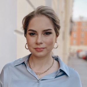 Арина Николаева