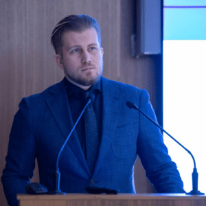 Алексей Власов